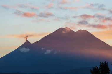 Güzel volkanlar manzara Guatemala, Orta Amerika
