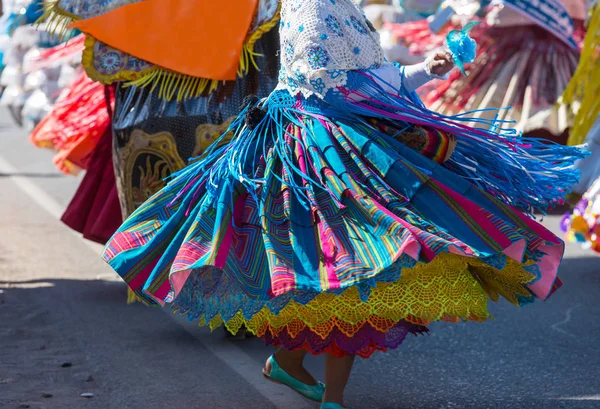 Des Danseurs Péruviens Authentiques Dans Rue Ville — Photo