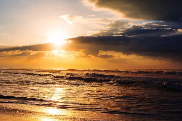 Escénica Puesta Sol Colores Costa Del Mar Bueno Para Fondo — Foto de Stock