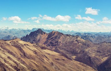 Cordillera Huayhuash, Peru, Güney Amerika 'daki güzel dağ manzaraları