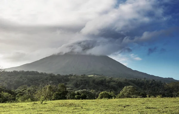 風光明媚なアレナル火山はコスタリカ — ストック写真