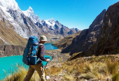 Cordillera Huayhuash, Peru 'daki üç göl.