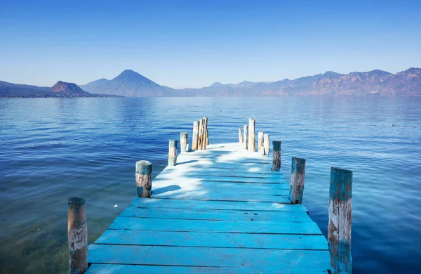 Piękne Jezioro Atitlan Wulkany Wyżynach Gwatemali Ameryka Środkowa — Zdjęcie stockowe