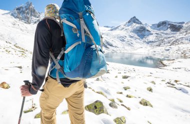 Türkiye 'nin doğusundaki Kackar Dağları' nda yürüyüş, sonbahar mevsimi.