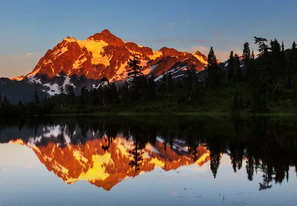 米国ワシントン州で山 Shuksan — ストック写真