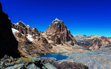 Cordillera Huayhuash, Peru, Güney Amerika 'daki güzel dağ manzaraları