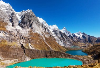 Cordillera Huayhuash, Peru, Güney Amerika 'daki güzel dağ manzaraları