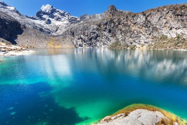 Cordillera Huayhuash, Peru, Güney Amerika 'daki güzel dağ manzaraları