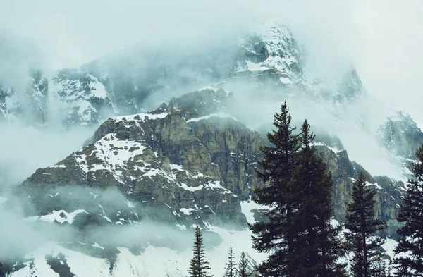 Montañas Cubiertas Nieve Invierno — Foto de Stock