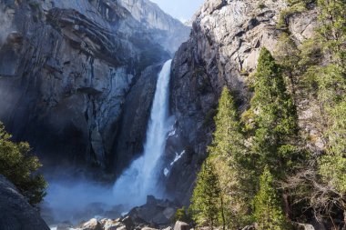 Güzel erken Bahar manzaraları Yosemite Milli Parkı'nda, Yosemite, ABD