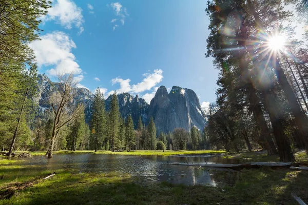 Lindas Paisagens Início Primavera Parque Nacional Yosemite Yosemite Eua — Fotografia de Stock