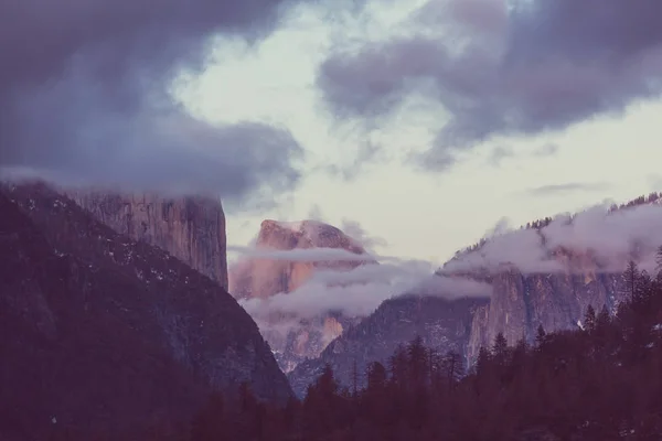 Lindas Paisagens Parque Nacional Yosemite Califórnia — Fotografia de Stock