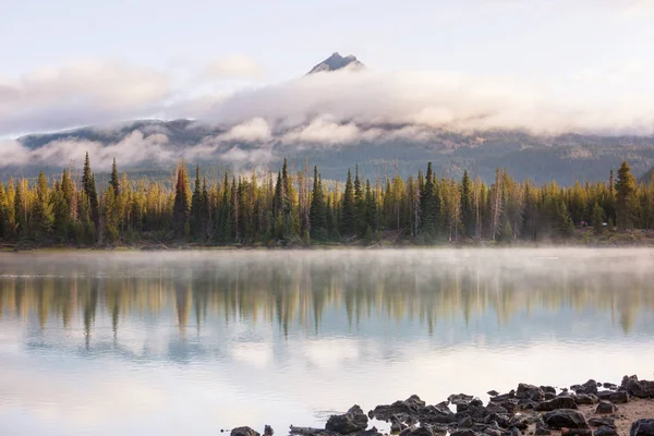 Piękne Jezioro Górach Oregon Usa — Zdjęcie stockowe