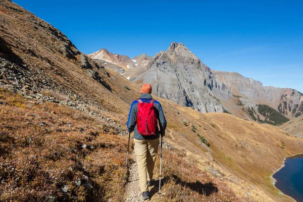 Caminata Las Montañas Otoño Tema Temporada Otoño — Foto de Stock