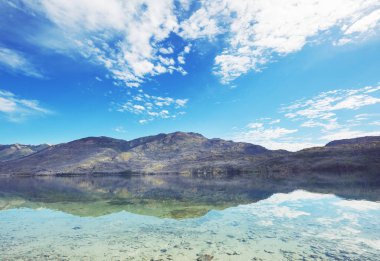 Patagonya 'daki güzel dağ manzaraları. Güney Amerika, Arjantin 'de dağlar gölü.