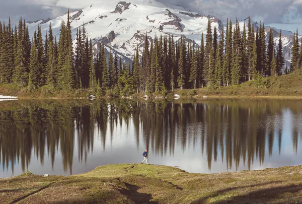 Image Lake Glacier Peak Washington Verenigde Staten — Stockfoto