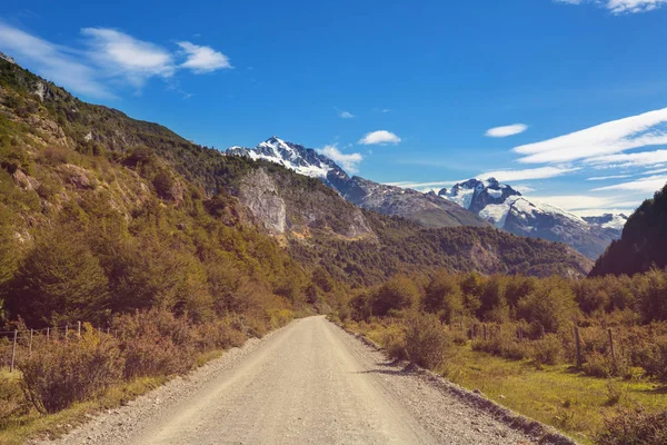 Lindas Montanhas Paisagem Longo Estrada Cascalho Carretera Austral Sul Patagônia — Fotografia de Stock