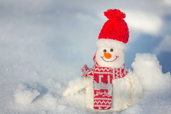 美丽雪人在雪人2020年新年的背景下 — 图库照片