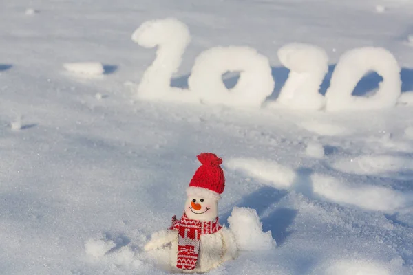 Pretty Snowman Besneeuwd Nieuwjaar 2020 Datum Achtergrond — Stockfoto