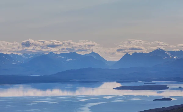 Montagne Pittoresche Dell Alaska Estate Massiccio Innevato Ghiacciai Cime Rocciose — Foto Stock