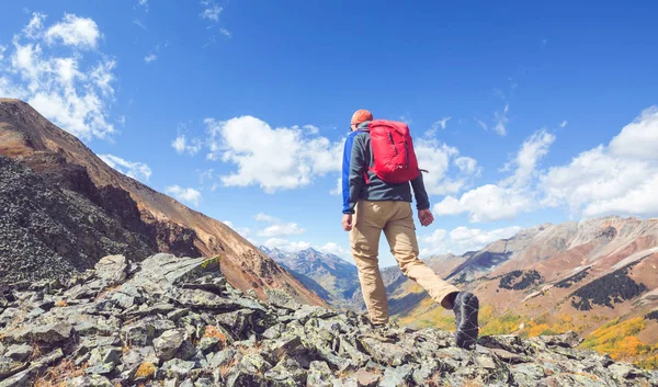 Backpacker Wandeling Herfst Bergen — Stockfoto