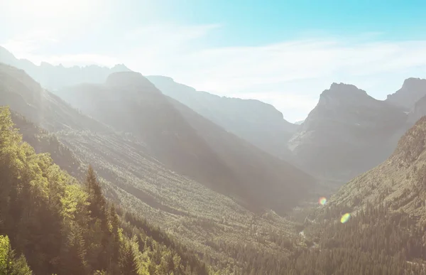 Picturesque Rocky Peaks Glacier National Park Montana Usa — Stock Photo, Image