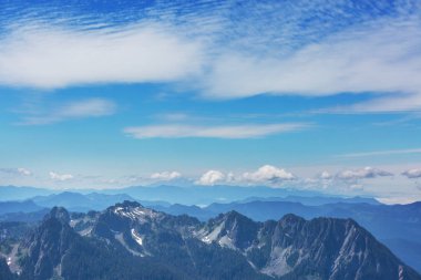 North Cascade Range, Washington / ABD 'de güzel bir dağ zirvesi.