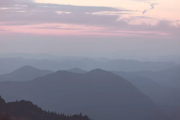 Piękne Naturalne Tło Górska Sylwetka Zachodzie Słońca — Zdjęcie stockowe