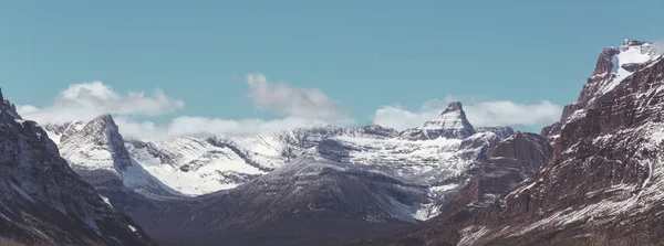 Début Hiver Avec Première Neige Recouvrant Les Roches Les Bois — Photo