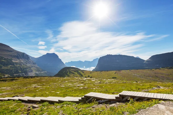 Malebné Skalnaté Vrcholy Národního Parku Glacier Montana Usa — Stock fotografie