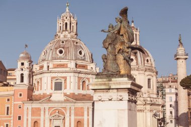 Antik Roma 'da eski bir cadde, İtalya. Mimarlık ve dönüm noktası konsepti. Seyahat arkaplanı.