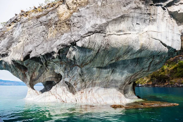 智利巴塔哥尼亚卡雷拉将军湖面上不寻常的大理石洞穴 卡雷特拉澳大利亚之旅 — 图库照片