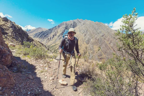 Escena Senderismo Las Montañas Cordillera Perú —  Fotos de Stock