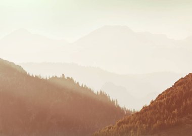 North Cascade Range, Washington / ABD 'de güzel bir dağ zirvesi.