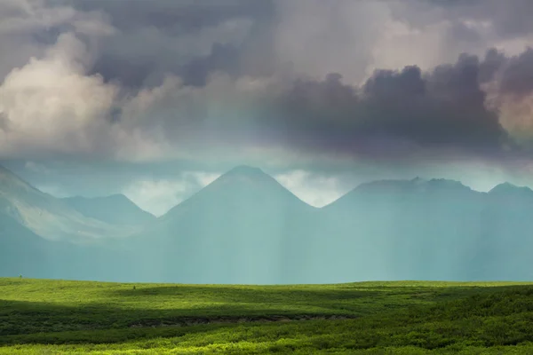 Yazın Alaska Nın Picturesque Dağları Karla Kaplı Kütleler Buzullar Kayalık — Stok fotoğraf