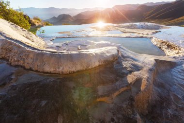 Hierve el Agua, Meksika 'nın Oaxaca eyaletindeki doğal kaplıcalar.
