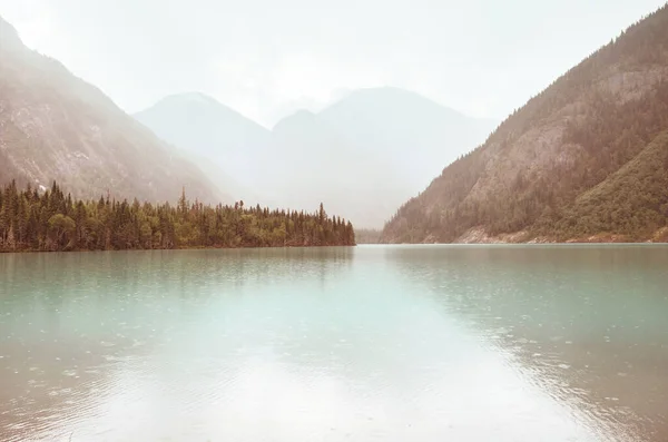 Belo Lago Kinney Mount Robson Provincial Park Montanhas Rochosas Canadenses — Fotografia de Stock