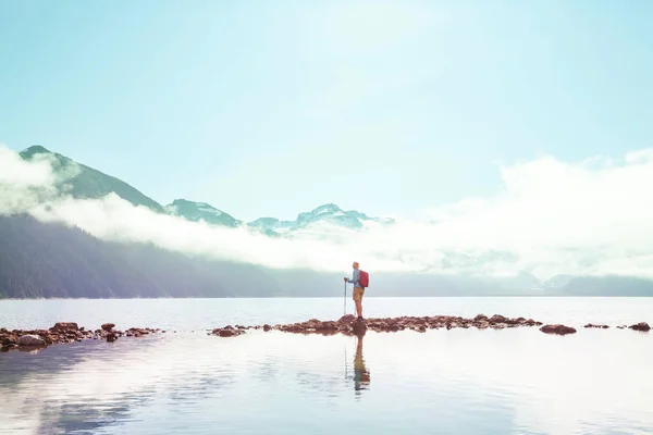 Caminata Aguas Turquesas Del Pintoresco Lago Garibaldi Cerca Whistler Canadá — Foto de Stock