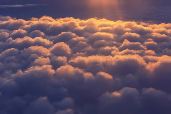 日没時の異常な嵐の雲 背景に適しています — ストック写真