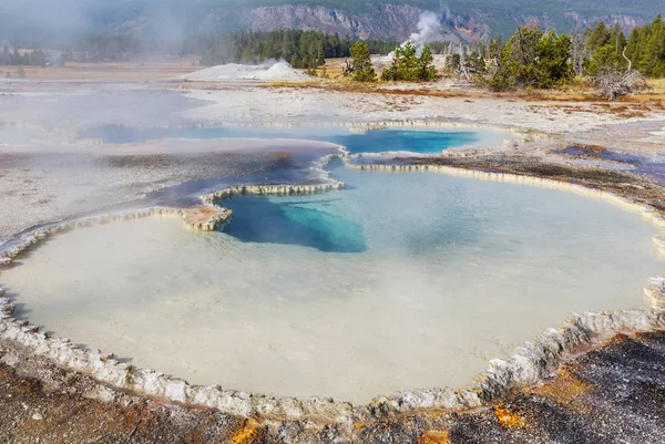 Inspirerande Naturlig Bakgrund Pooler Och Gejsrar Fält Yellowstone National Park — Stockfoto