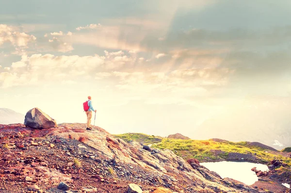 Backpacker Hike Autumn Mountains — Stock Photo, Image