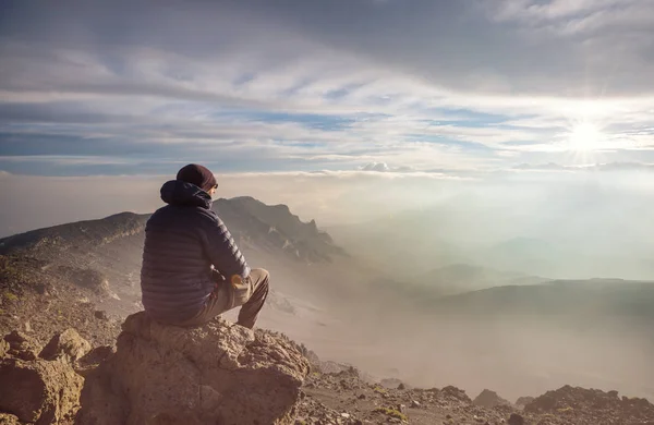 Relaxing Backpacker Mountains — Stock Photo, Image