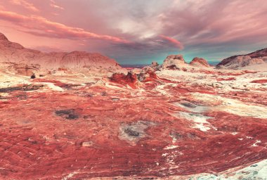 Vermilion Cliffs Ulusal Anıtı. Gün doğumunda manzara manzarası. Alışılmadık dağ manzarası. Güzel doğal arkaplan.