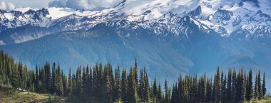 Image Lake and Glacier Peak in Washington, ABD