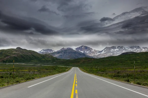 Scenisk Motorväg Alaska Usa Dramatisk Storm Moln — Stockfoto