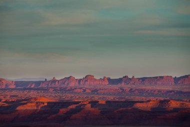 Utah, ABD 'de kumtaşı oluşumları. Güzel Alışılmadık manzaralar.