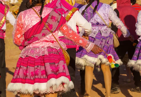 Αυθεντικός Περουβιανός Χορός Στην Περιοχή Τιτικάκα — Φωτογραφία Αρχείου