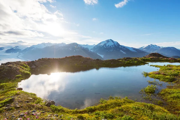 Pittoresca Vista Sulle Montagne Rocciose Canadesi Nella Stagione Estiva — Foto Stock