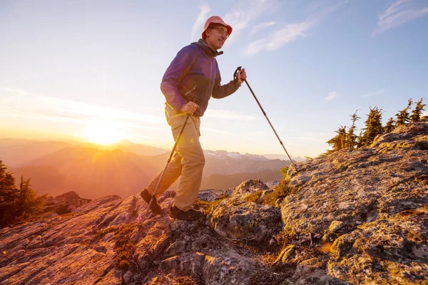 Backpacker Wandeling Herfst Bergen — Stockfoto