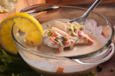 Deniz mahsullü kremalı çorba.